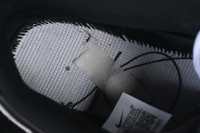 All Categories Nk SB Dunk Series Nk SB Dunk Low Low-top sneakers Foreign trade version Nike SB Dunk Low Raw rubber black and white Full toe layer low-top casual sneakers HF3704-003